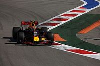 La diversi&oacute;n de Verstappen fue seguir la batalla Bottas/Vettel por las pantallas