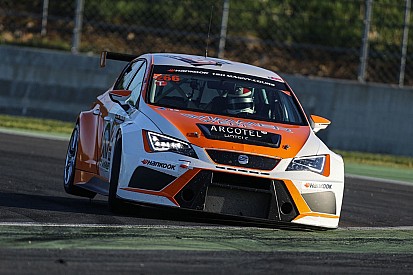 Due SEAT DSG della Wimmer Werk Motorsport pronte per Gross e Benninger