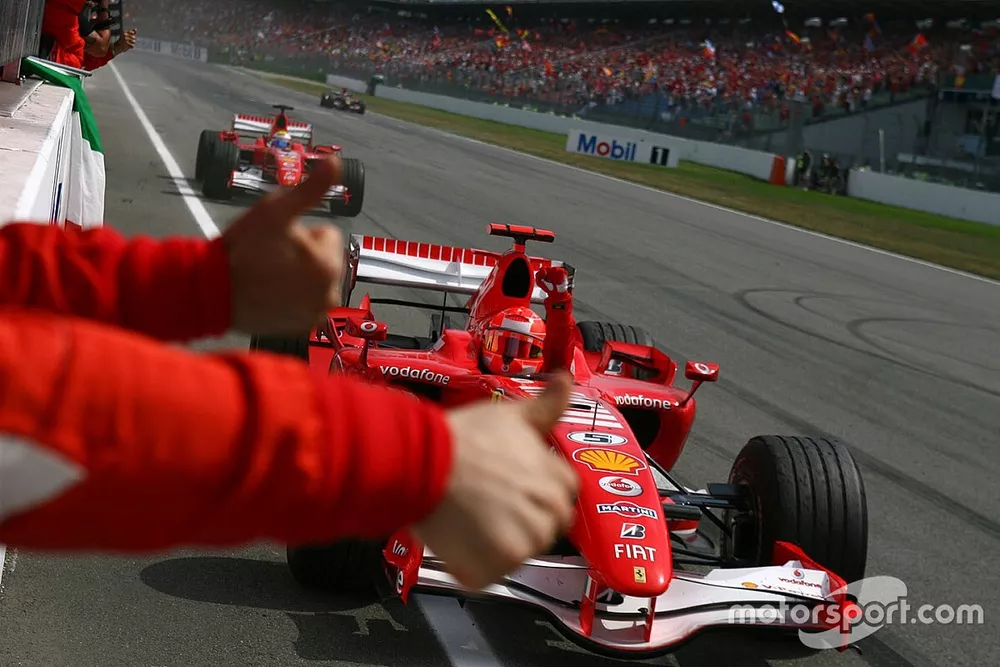 Winnaar Michael Schumacher, Ferrari, tweede Felipe Massa, Ferrari