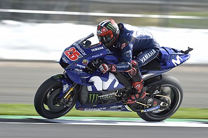 Silverstone, Libere 4: Vinales prima della pioggia. Brutto incidente per Rabat, centrato dalla moto di Morbidelli!