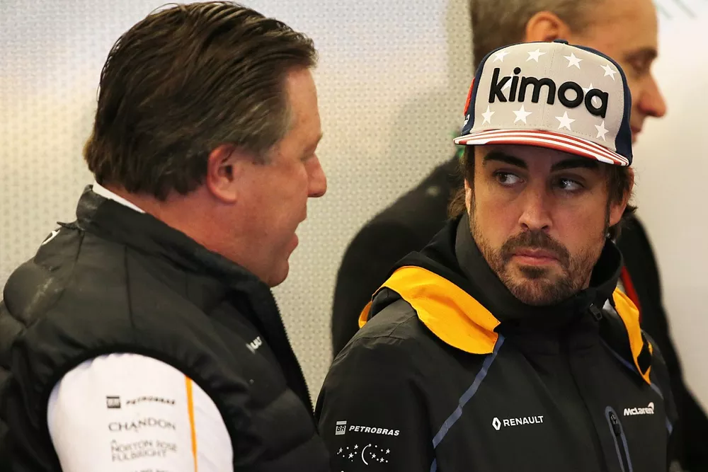 Zak Brown, McLaren Racing CEO ve Fernando Alonso, McLaren
