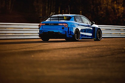 Björk e Muller hanno iniziato l'intenso sviluppo della Lynk & Co 03 TCR