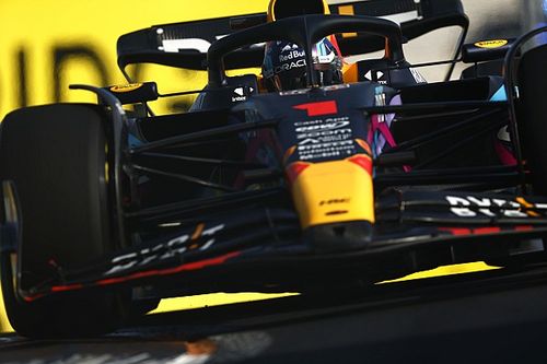Verstappen bovenaan op eerste dag GP van Miami, crash Leclerc