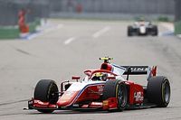 F2: Piastri é o mais rápido da classificação em Jeddah e faz pole do domingo; Drugovich é 5º