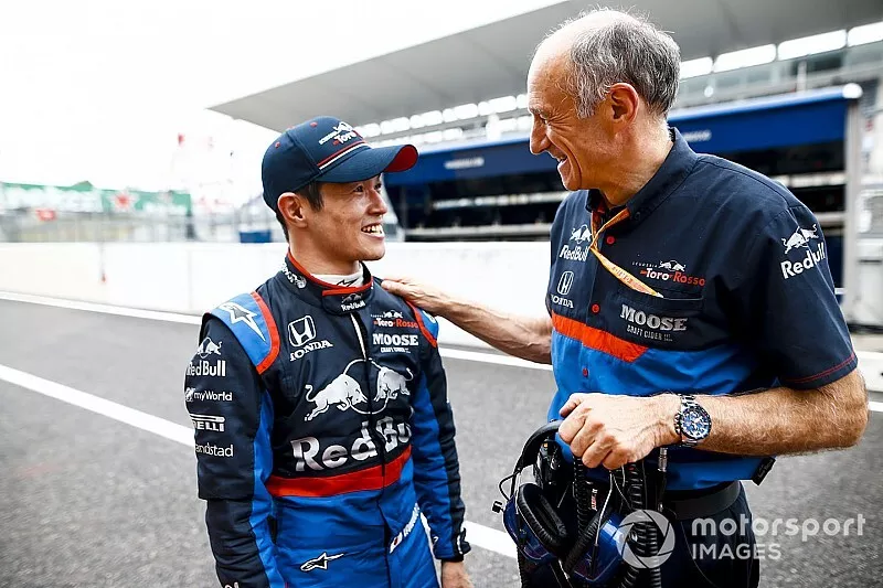 Naoki Yamamoto, Toro Rosso, with Franz Tost, Team Principal, Toro Rosso