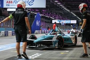 Londres, un borr&oacute;n que no quita el gran escribano Nissan en la Season 11
