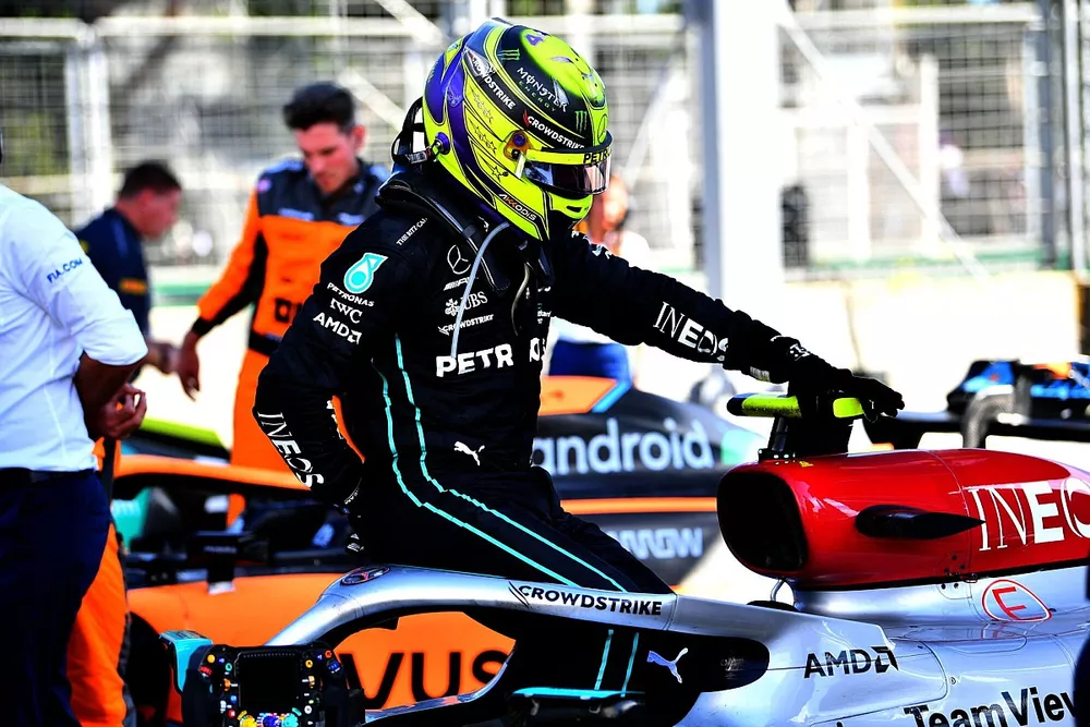 Lewis Hamilton, Mercedes-AMG, in Parc Ferme