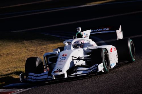 Ohta se impone a Iwasa por 0,2s en el arranque de la Super Fórmula en Suzuka