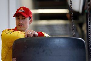 NASCAR: Logano, penalizado en Atlanta... ¡por unos guantes aerodinámicos!