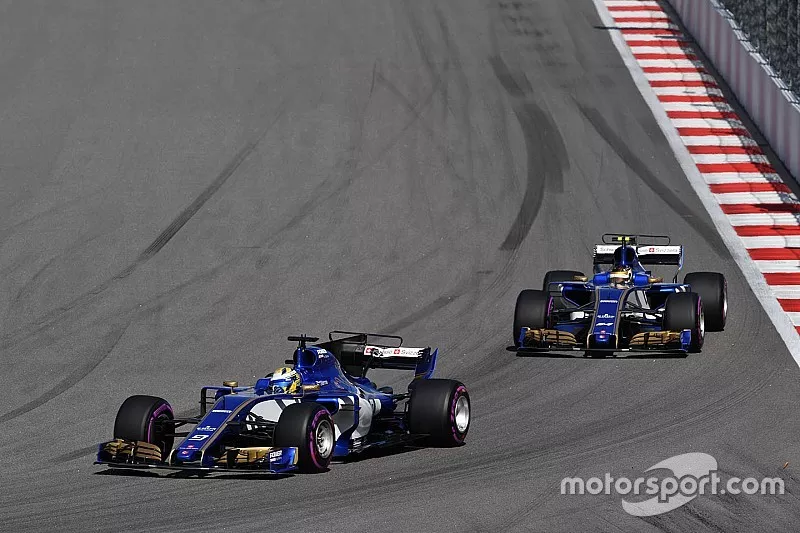 Marcus Ericsson, Sauber C36 and Pascal Wehrlein, Sauber C36