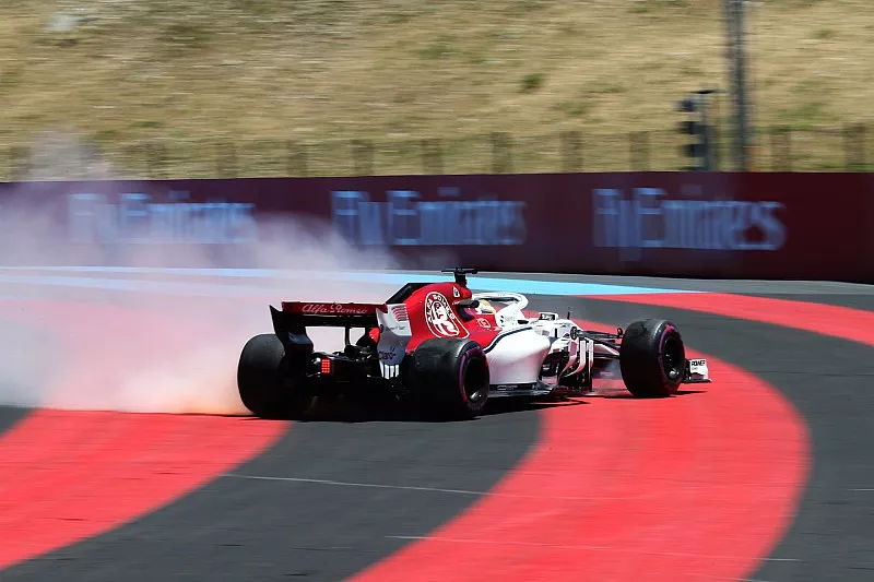 Marcus Ericsson, Sauber C37 crasht in VT1