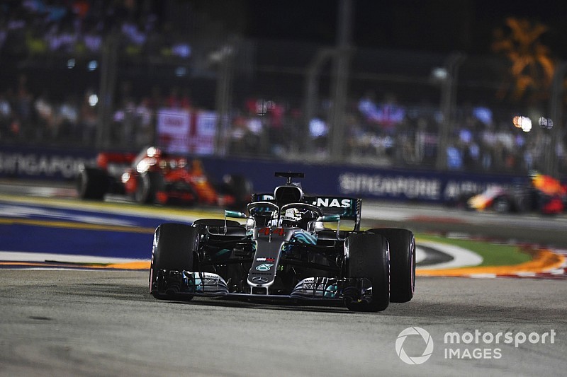 Hamilton diz ter “orgulho” de não errar como Vettel