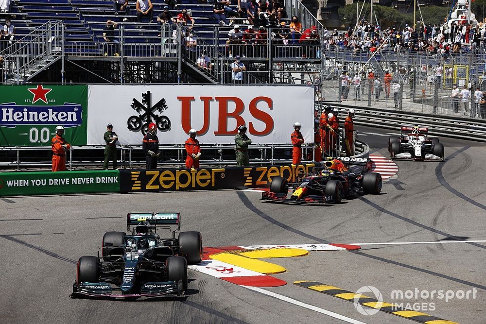 Sebastian Vettel, Aston Martin AMR21, Sergio Perez, Red Bull Racing RB16B, and Antonio Giovinazzi, Alfa Romeo Racing C41