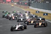 Verstappen contiene a los McLaren para ganar el GP de Japón en Suzuka