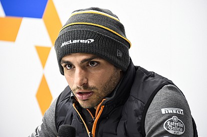Сайнс испытал гордость за то, как McLaren начала тесты