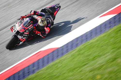 Vi&ntilde;ales apunta a la frenada como punto a mejorar de la Aprilia