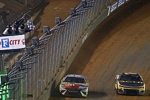 NASCAR: Líderes se tocam na última volta e vitória ‘cai no colo’ de Kyle Busch