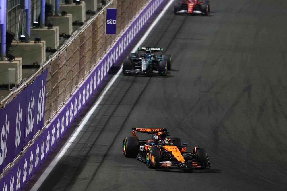 Charles Leclerc, Ferrari, Oscar Piastri, McLaren, George Russell, Mercedes