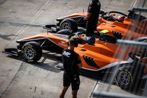 Zesp&oacute;ł Sztuki w komplecie