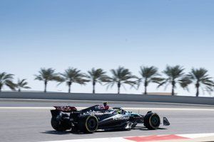 Hamilton: El Mercedes W15 se siente mucho mejor y progresamos