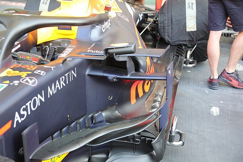 Red Bull Racing  RB15, side pods