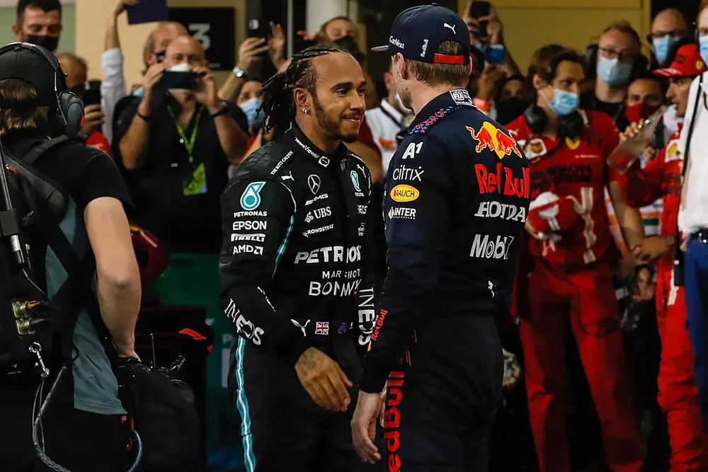 Max Verstappen, Red Bull Racing, 1st position, Lewis Hamilton, Mercedes, 2nd position, congratulate each other in Parc Ferme after the race