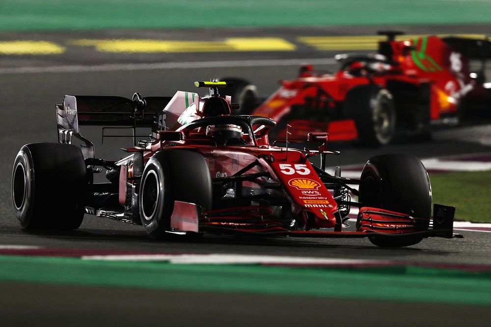 Carlos Sainz Jr., Ferrari SF21, Charles Leclerc, Ferrari SF21