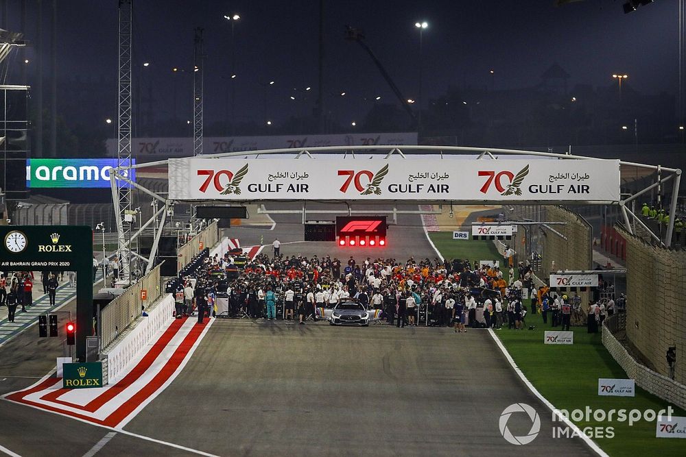 The busy pre race grid