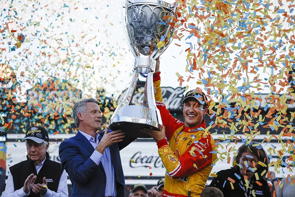 Campe&oacute;n Joey Logano, Equipo Penske, Shell Pennzoil Ford Mustang 