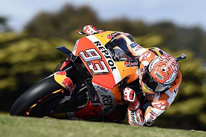 Marquez snelste tijdens gure derde training GP Australië