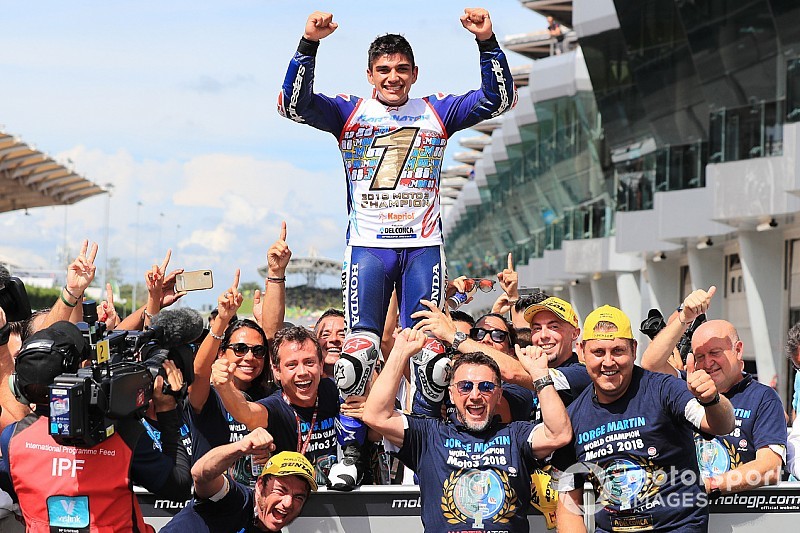 MotoGPコラム:苦難の道を駆け抜けた、Moto3王者マルティンの揺るぎない心