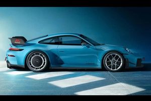 La Porsche 911 GT3 diventa larghissima col kit Manthey