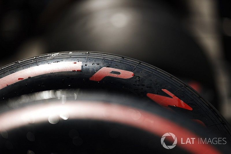 Detalle de neum&aacute;ticos Pirelli