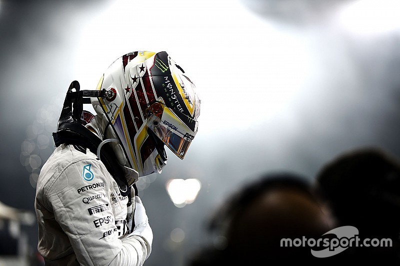 El desafío de Hamilton, un dolor de cabeza para Mercedes en 2017