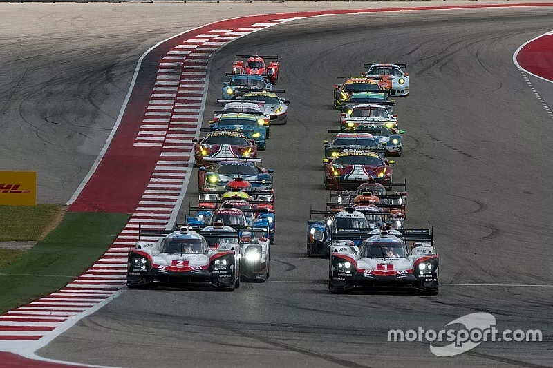 Start: #1 Porsche Team Porsche 919 Hybrid: Neel Jani, Andre Lotterer, Nick Tandy leads