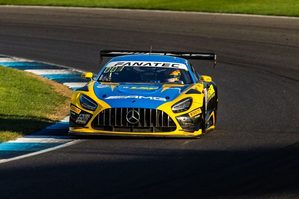 #4 Lone Star Racing, Mercedes-AMG GT3: Alex Palou, Fabian Schiller, Luca Stolz