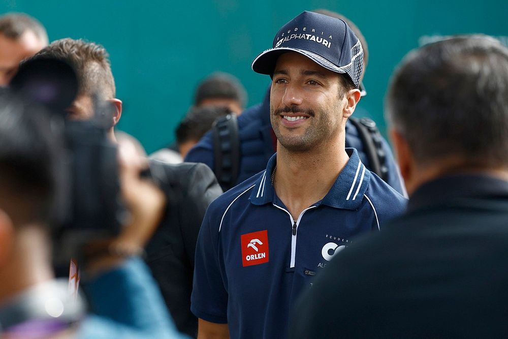 Daniel Ricciardo, Scuderia AlphaTauri, arriving in the paddock