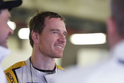 Michael Fassbender, ator de X-Men e 12 Anos de Escravidão, disputará os 500km de Interlagos da Porsche Cup Brasil