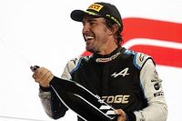 Alonso tras su podio: preguntaba al final s&iacute; P&eacute;rez me alcanzar&iacute;a o no