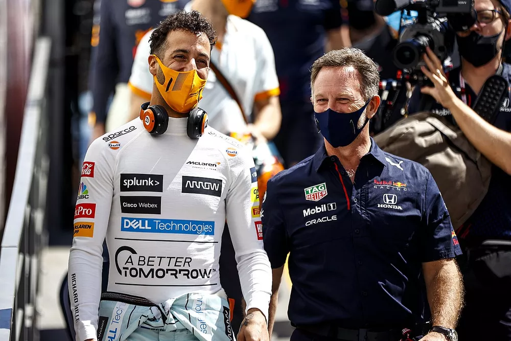 Daniel Ricciardo, McLaren, avec Christian Horner, team principal de Red Bull Racing