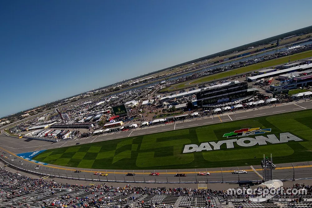 Start of the Rolex 24 Daytona