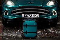 Aston Martin sortea una maleta con parte del F1 del podio 100 de Alonso