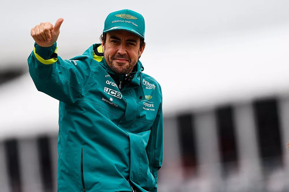 Fernando Alonso, Aston Martin F1 Team on the drivers parade