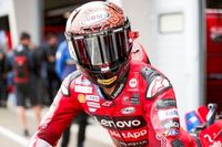 Bagnaia: "Es rid&iacute;culo ver tantos pilotos esperando; pero ser&aacute; as&iacute; hasta que alguien intervenga"