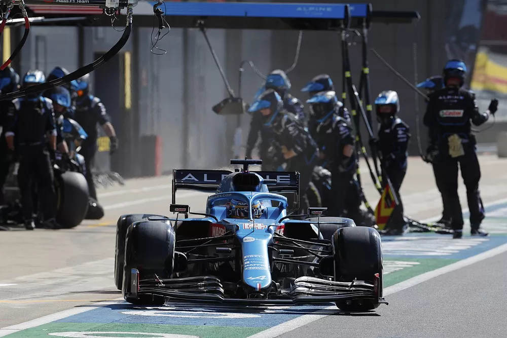 Fernando Alonso, Alpine A521 , pit stop