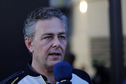 Pirelli: Isola spegne la polemica di alcuni team che vorrebbero più treni di gomme nei test
