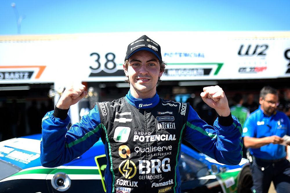 Zezinho Muggiati comemora poles no Velopark