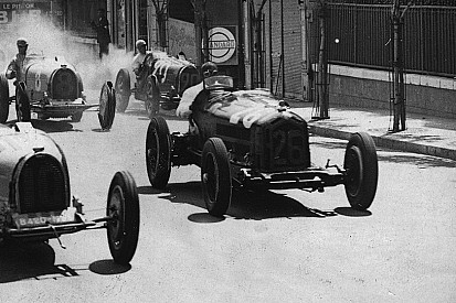 Відео: 90-річна історія Ferrari у двох хвилинах