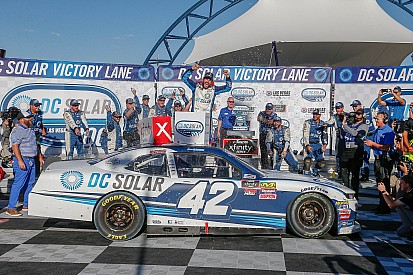 Ross Chastain vence a Allgaier para su primer triunfo en Xfinity