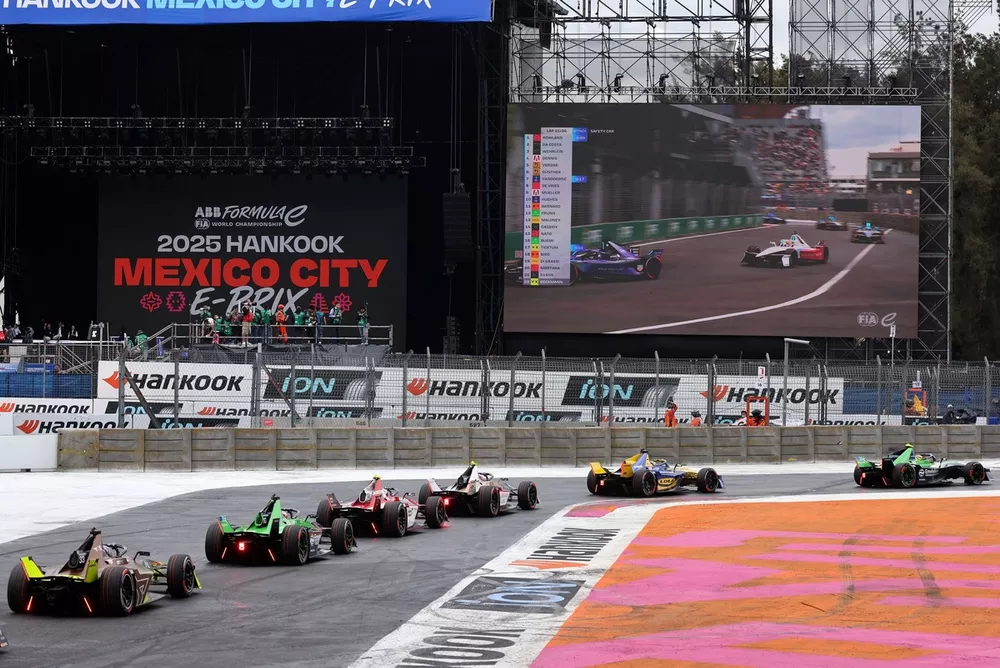 Acci&oacute;n en la carrera